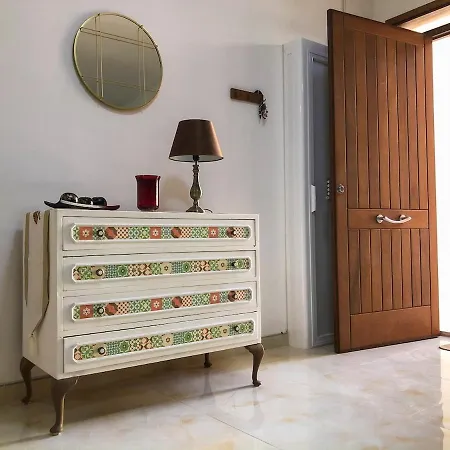 Ground-floor Maisonette With Yard *